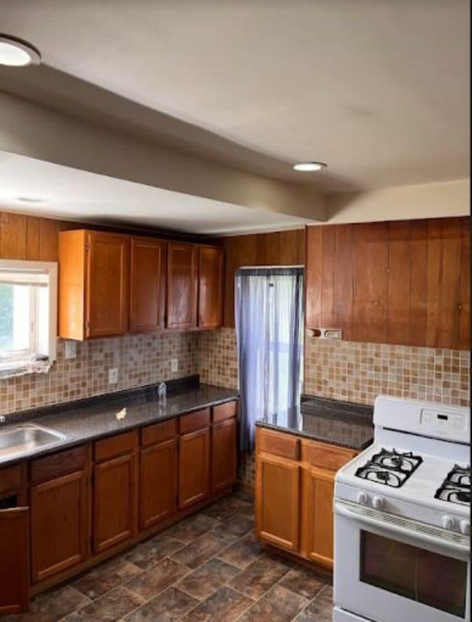 Kitchen before renovation
