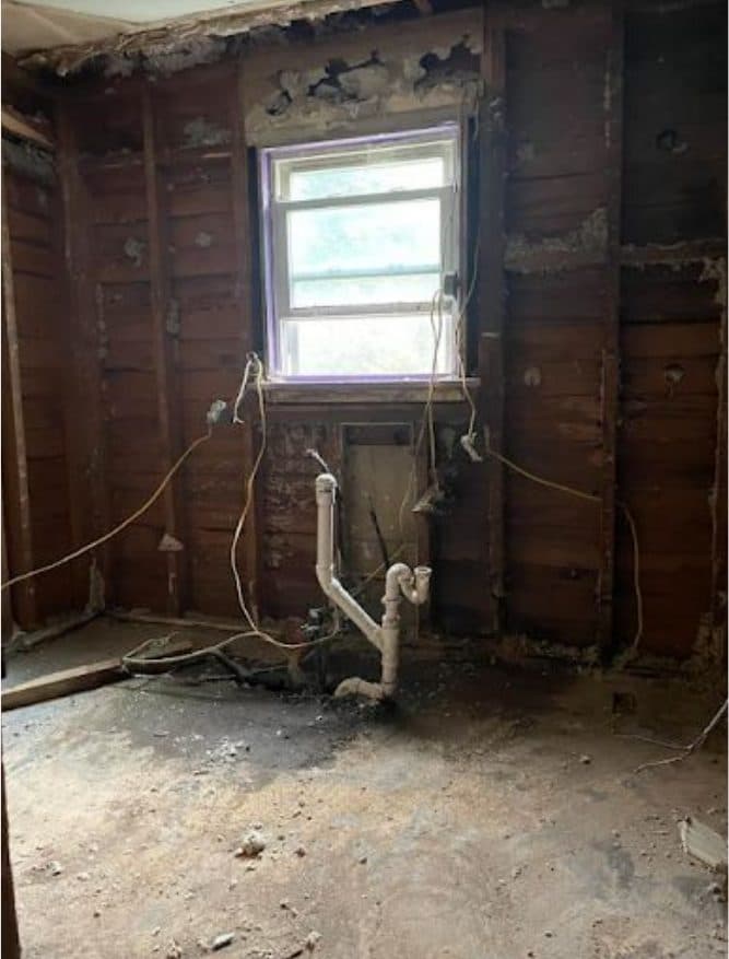 Kitchen before renovation